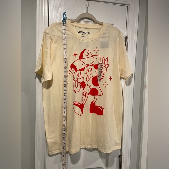 NWT Chemistry Size L Red Smiling Pizza Man Cream Short Sleeve Crew Tee Shirt - Picture 5 of 11